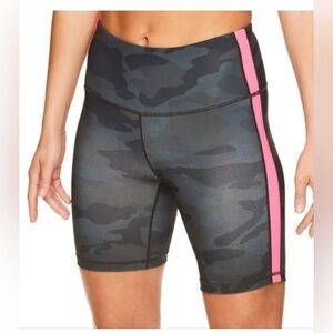 Reebok fitted high-rise, short size M